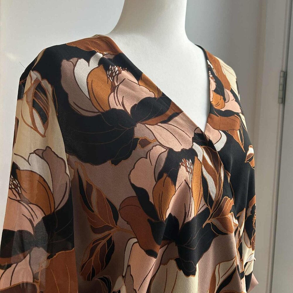 Melanie Lyne Floral Chiffon Blouse With Tiered Sleeves and Draped Front – US 6